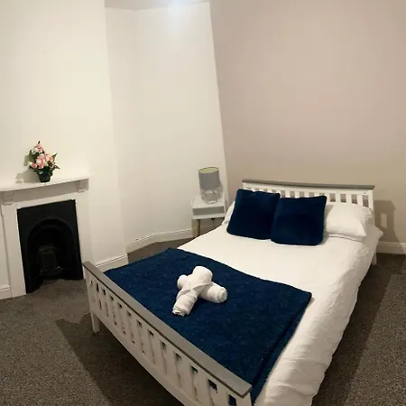 Modern Spacious 2 Bedroom Apt Rowley Regis Exterior photo